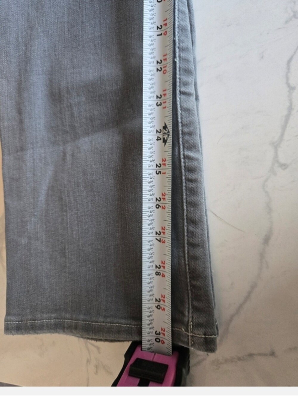 NWT! Lucky Brand Sweet Mid Straight Leg Jeans in Light Gray. Size 4/27 - Picture 3 of 14